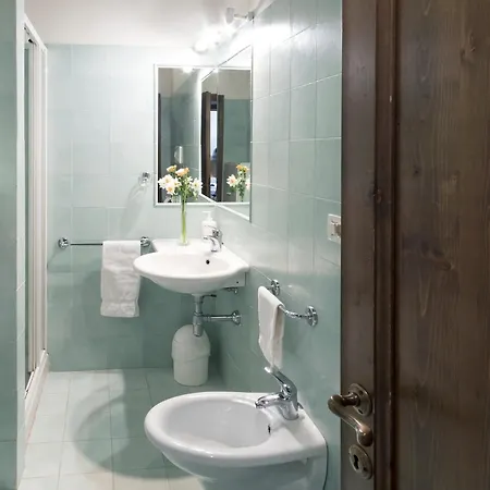 Pleasant With Swimming Pool Garden Bbq Parking Apartment *