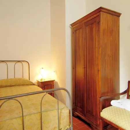 Pleasant With Swimming Pool Garden Bbq Parking Apartment