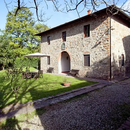 Pleasant With Swimming Pool Garden Bbq Parking Apartment