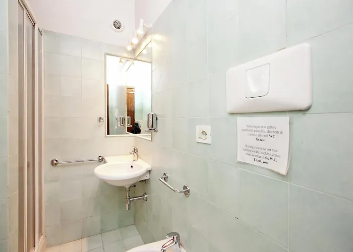 Pleasant With Swimming Pool,garden,bbq, Parking *