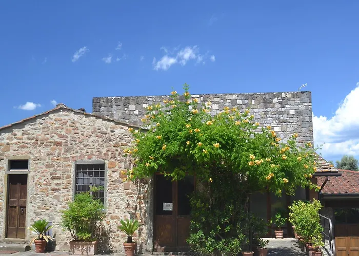 Pleasant With Swimming Pool,garden,bbq, Parking