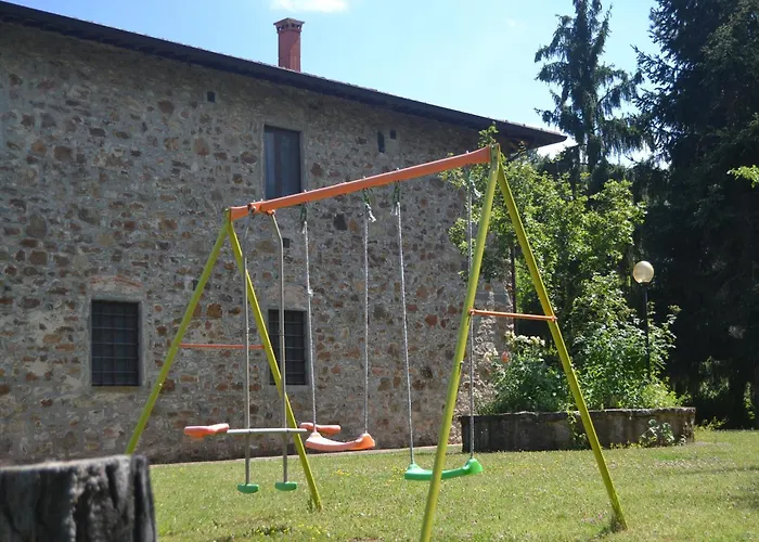Pleasant With Swimming Pool,garden,bbq, Parking *
